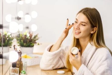 Apa Bedanya Cincin Lamaran dan Cincin Tunangan?
